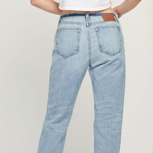 Hidden Straight Jeans