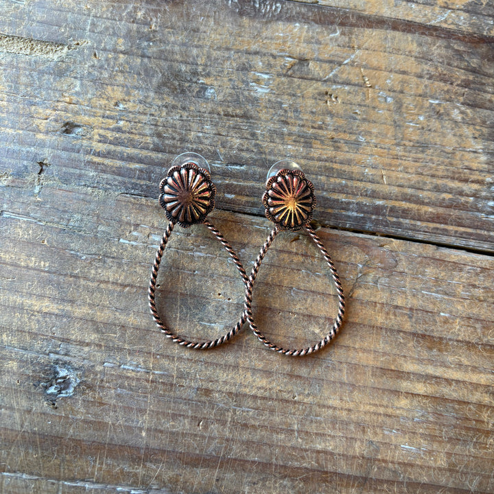 Western Twisted Textured Hoop Conch