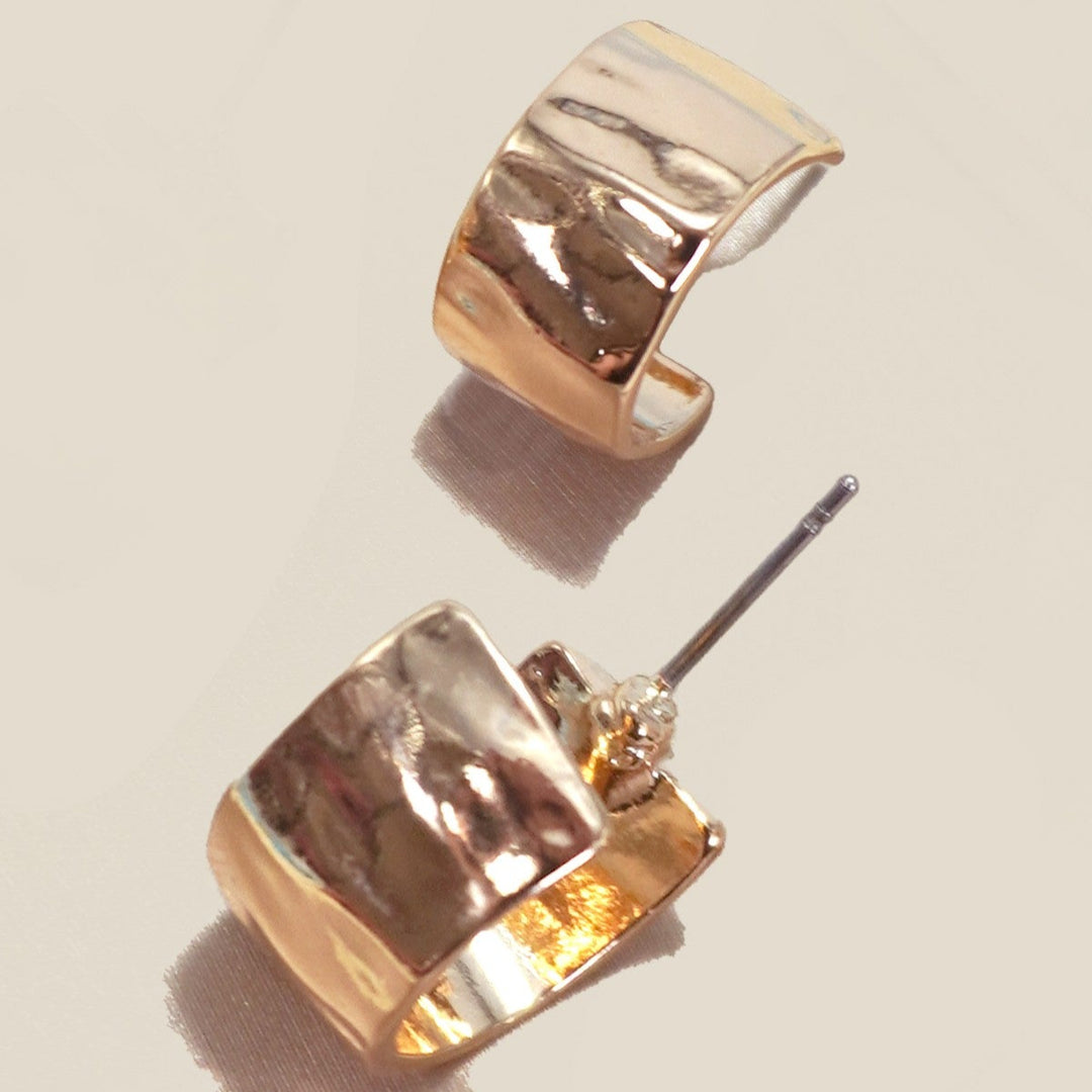 HAMMERED HUGGIE HOOP EARRINGS