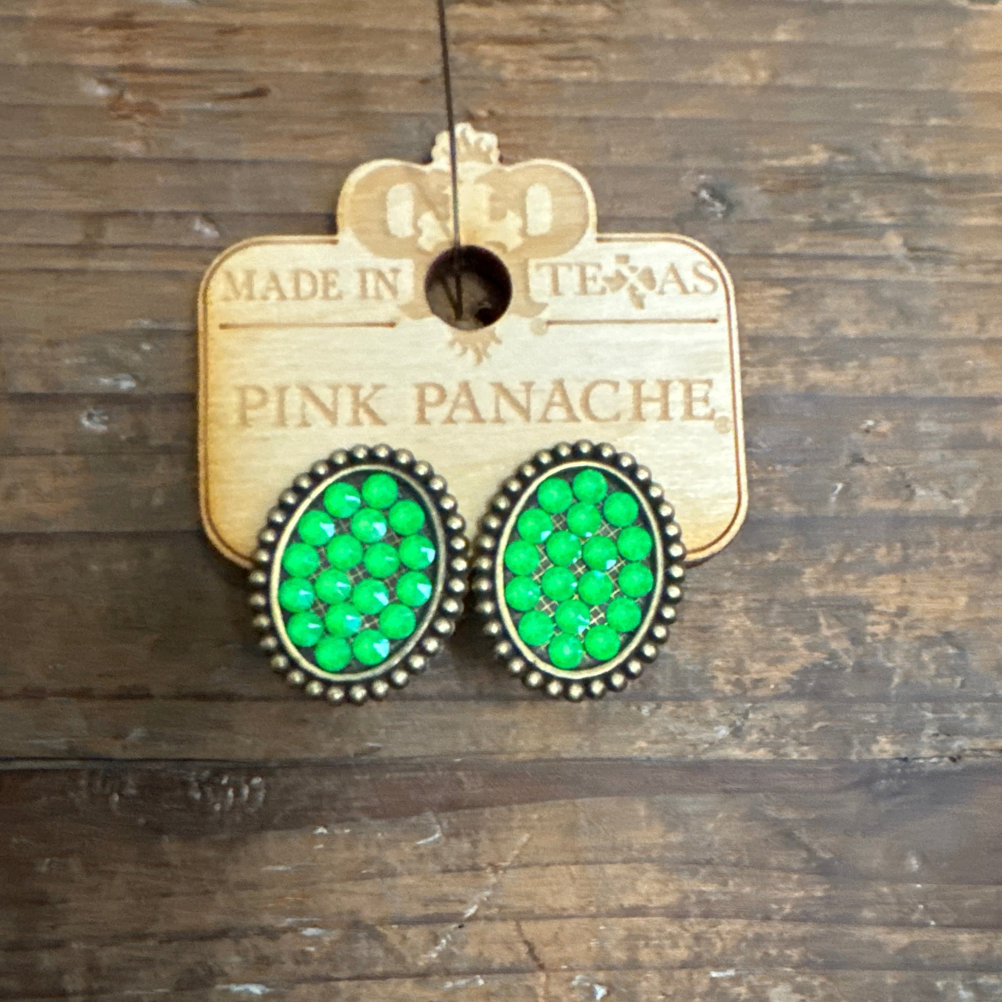 E-420SNG Silver Neon Green Oval Stud