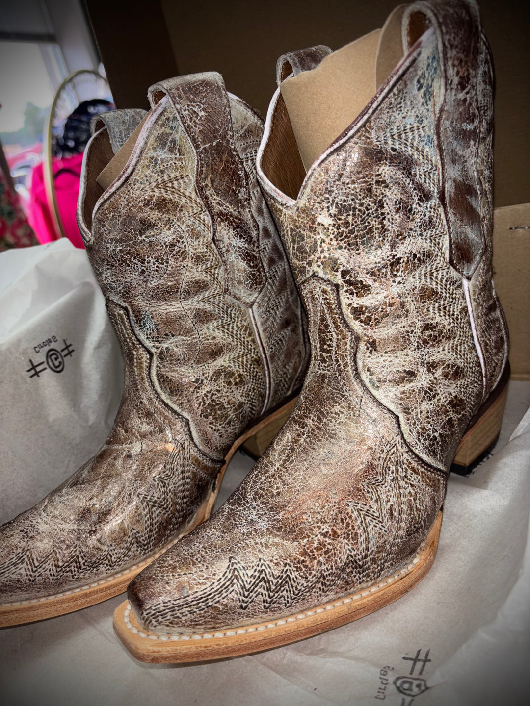 Circle G by Corral- GREY ZIGZAG EMBROIDERY ANKLE BOOT