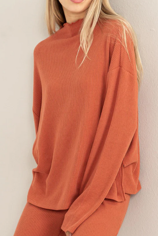 OVERSIZED HIGH NECK TOP