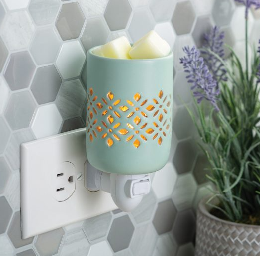 Soft Mint Pluggable Fragrance Warmer