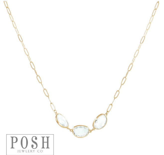 9PN127 Chain necklace with 3 clear center stones